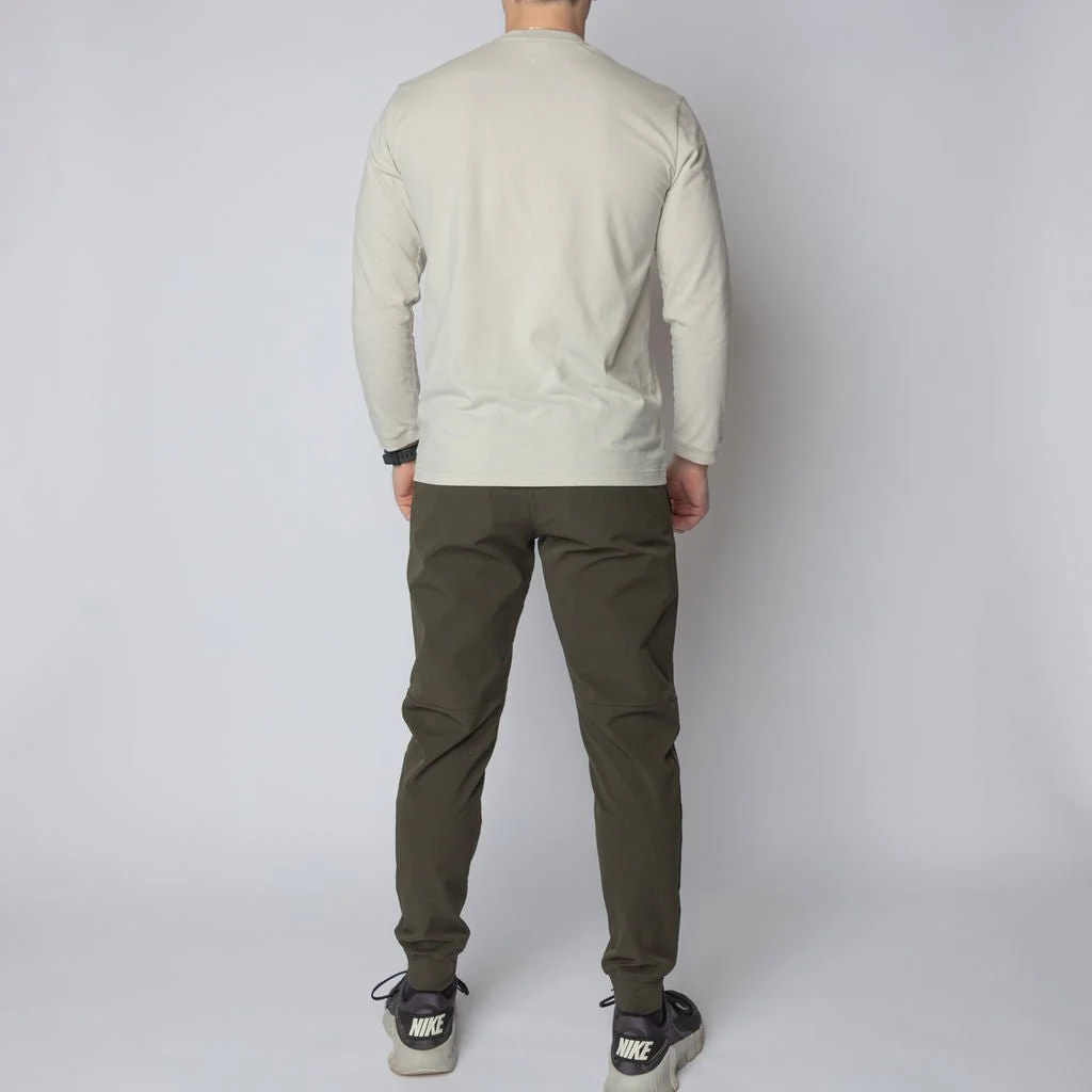 Carrier Traveler Joggers - Image 43