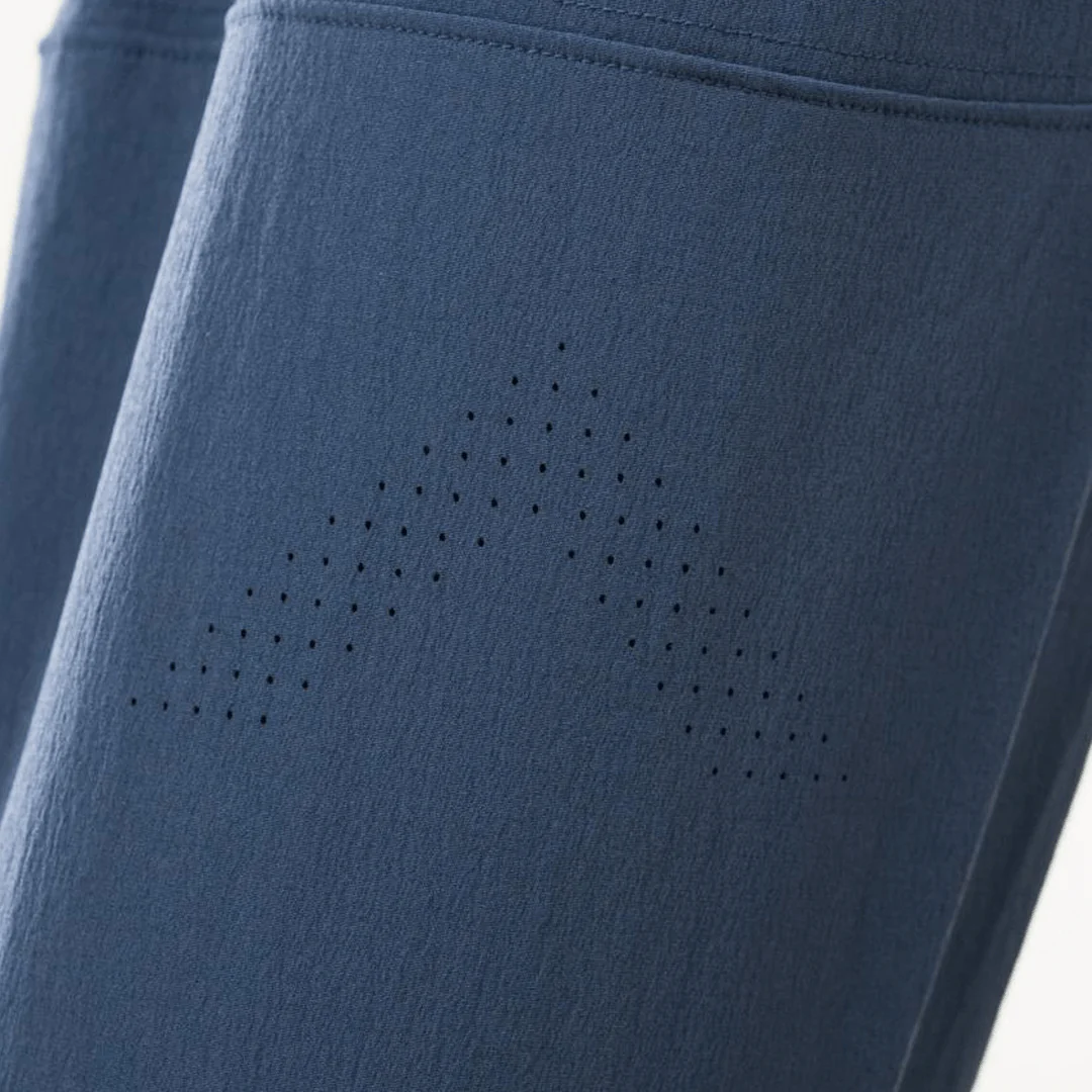 Carrier Traveler Joggers - Image 7